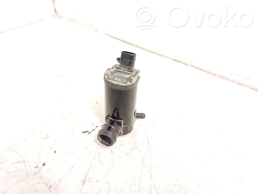 KIA Sportage Windscreen/windshield washer pump 