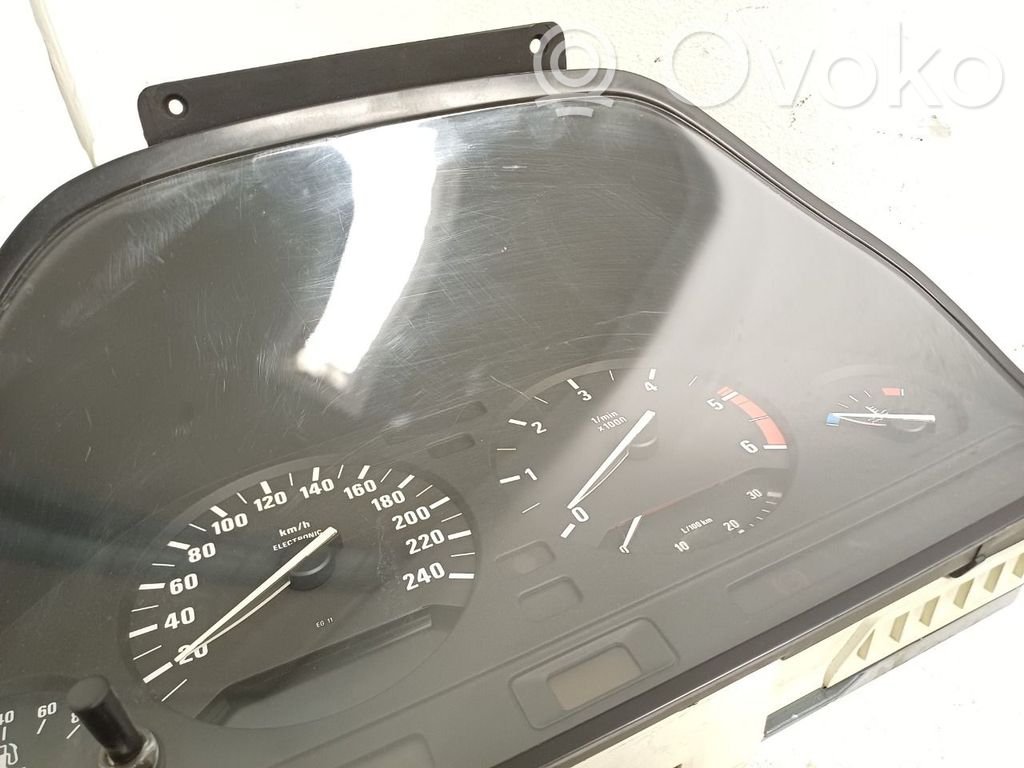 BMW 5 E34 Speedometer (instrument cluster) 