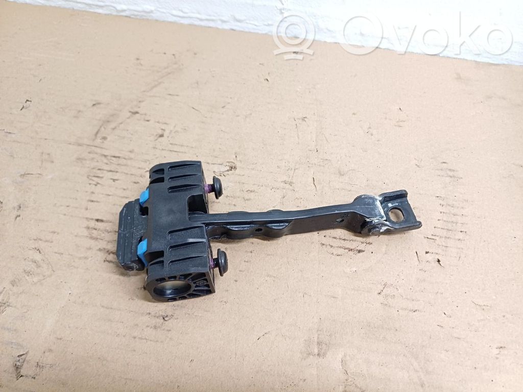 Audi A1 Etuoven pidätin 