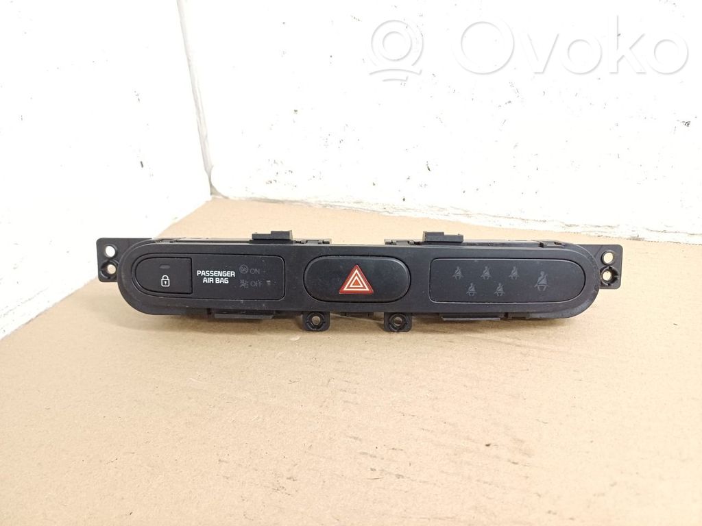 KIA Carens III Botón interruptor de luz de peligro 