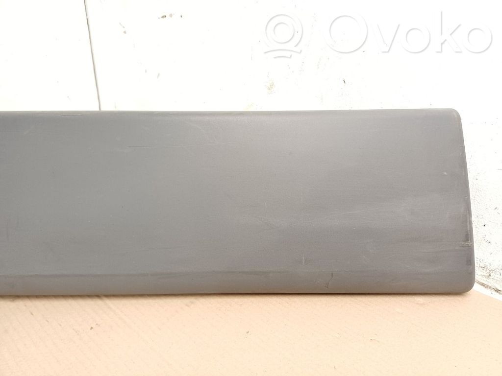 Opel Vivaro Listwa drzwi tylnych 