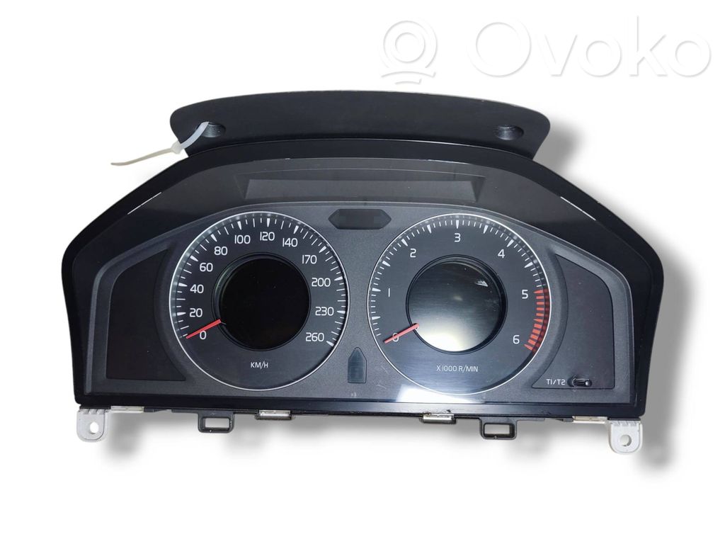 Volvo V70 Speedometer (instrument cluster) 