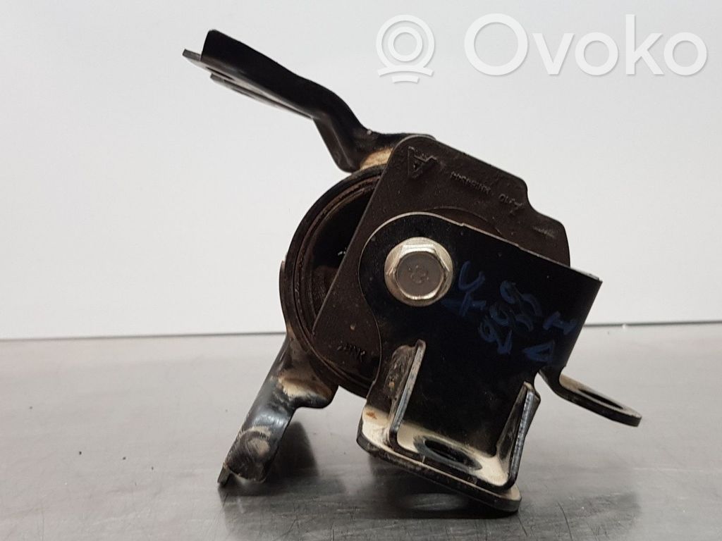 Engine mount bracket   MN184091