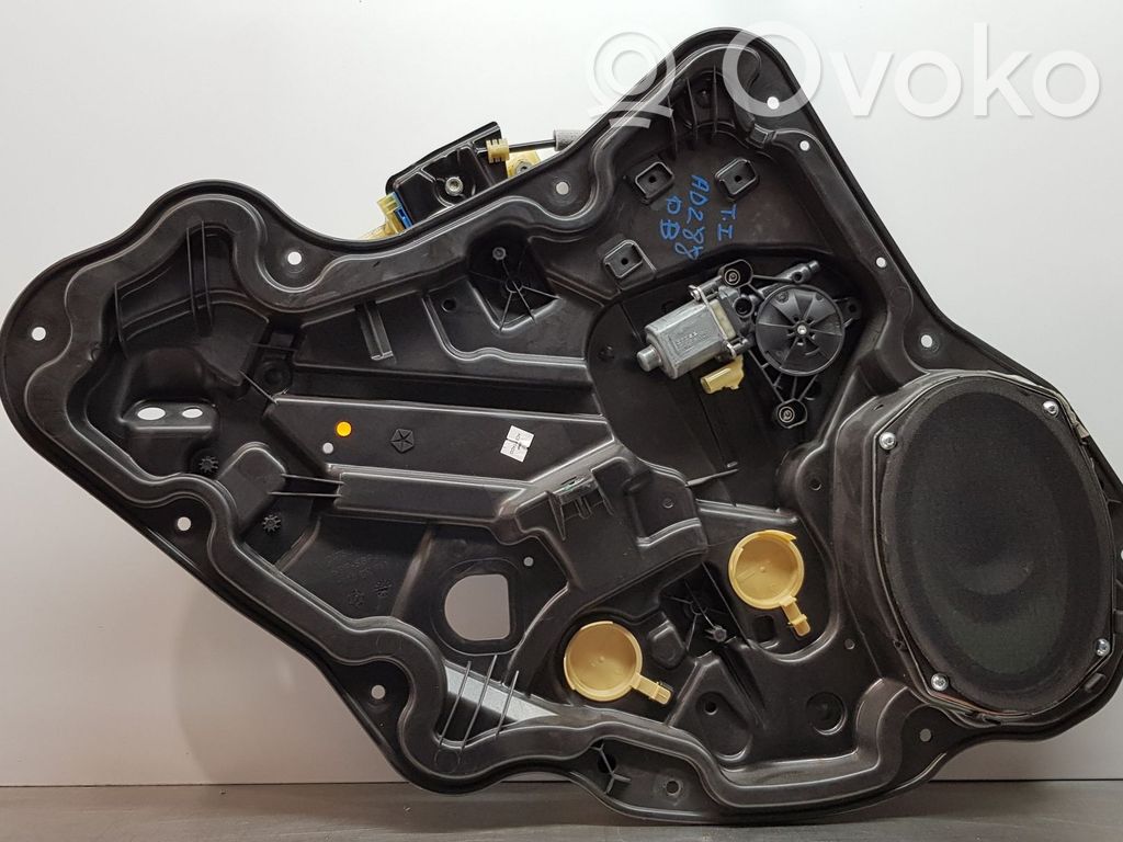 Jeep Compass Mecanismo para subir la puerta trasera sin motor 
