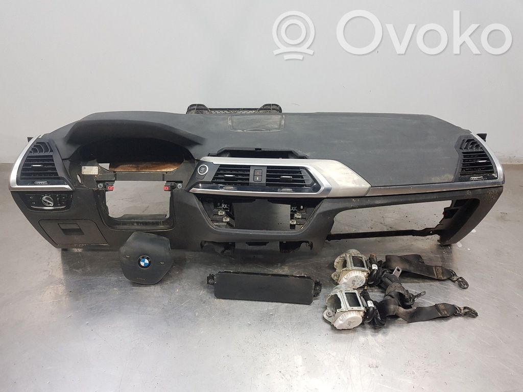 BMW X3 G01 Oro pagalvių komplektas 