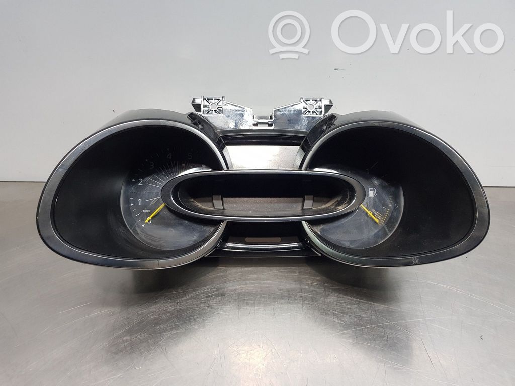 Renault Clio IV Speedometer (instrument cluster) 