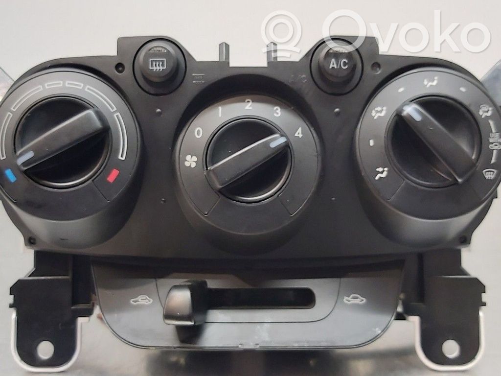 Mazda 2 Climate control unit 