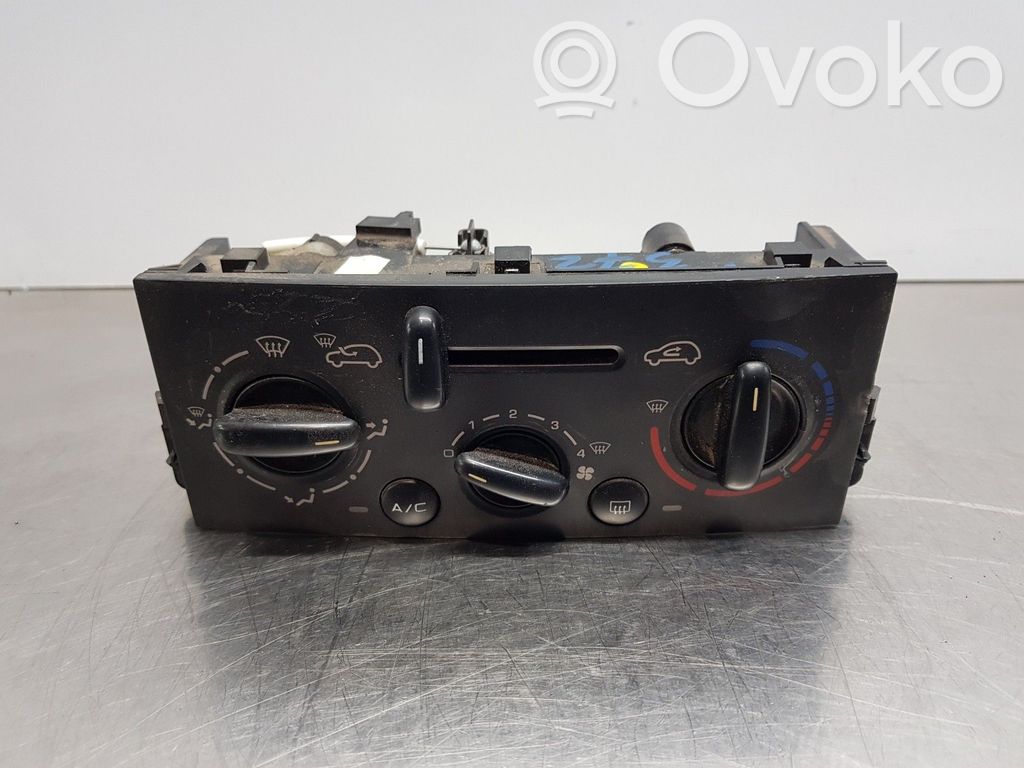 Peugeot 207 Climate control unit 