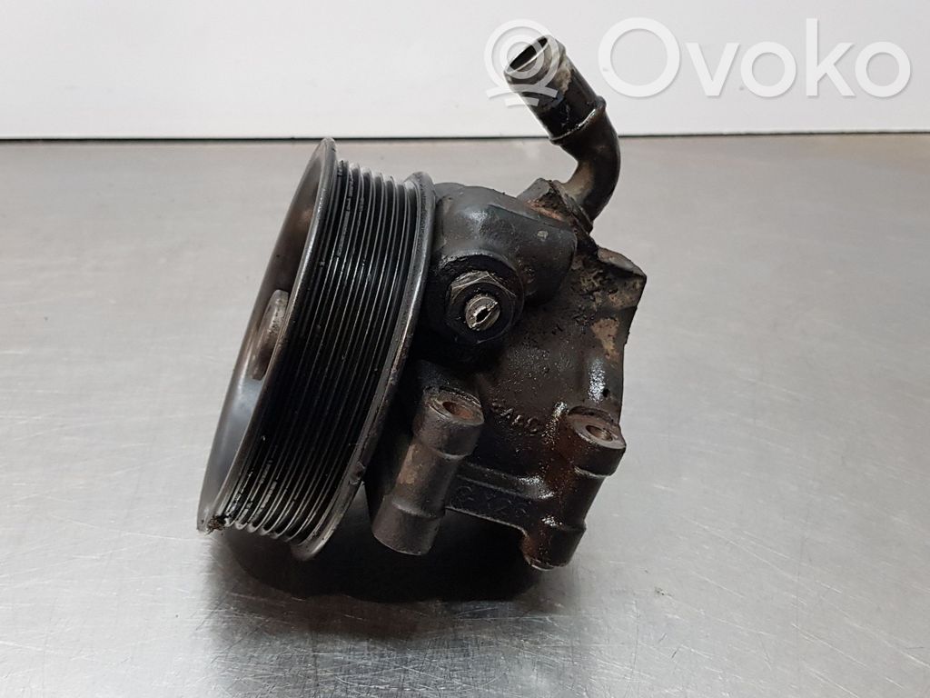 Ohjaustehostimen pumppu   6C113A696AJ