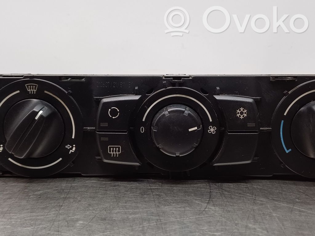 Climate control unit   64119147297