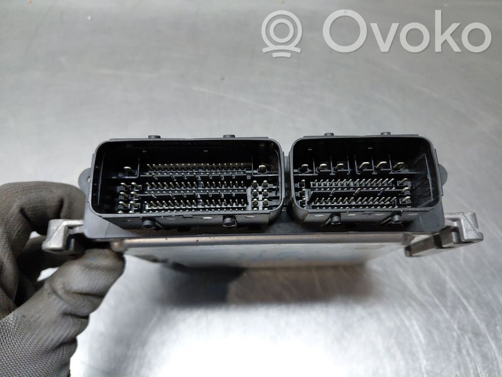 Peugeot 208 II Engine control unit/module 