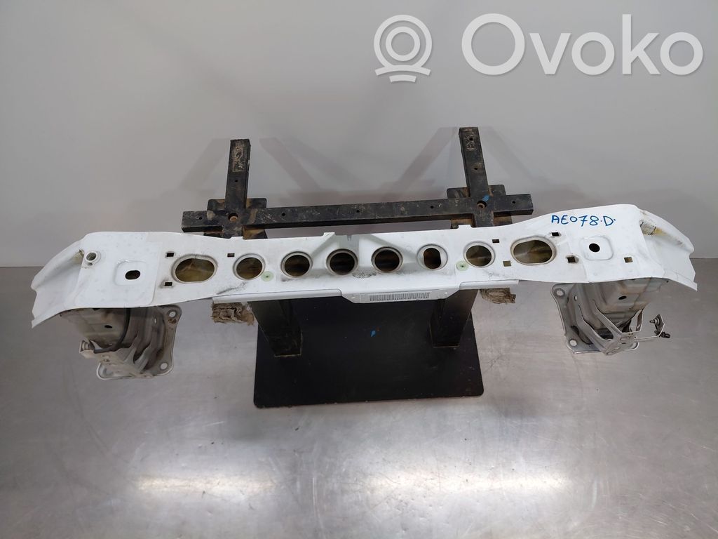 Ford Focus Priekšpusē bampera sija / balka 
