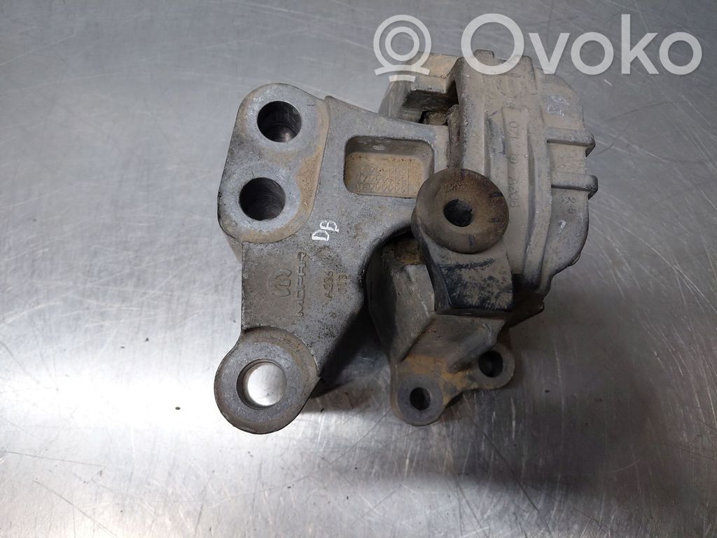 Jeep Renegade Engine mount bracket 