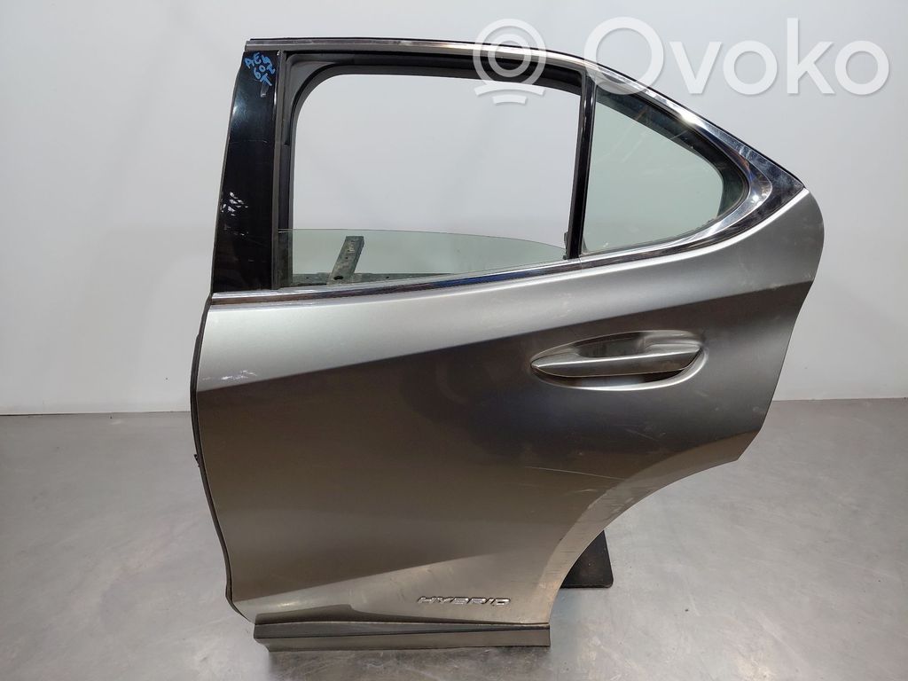 Lexus UX Puerta trasera 