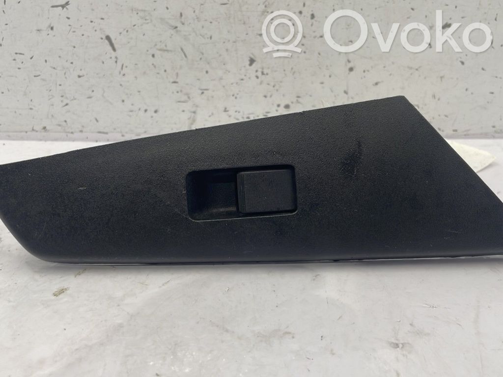 Electric window control switch   BBM266370