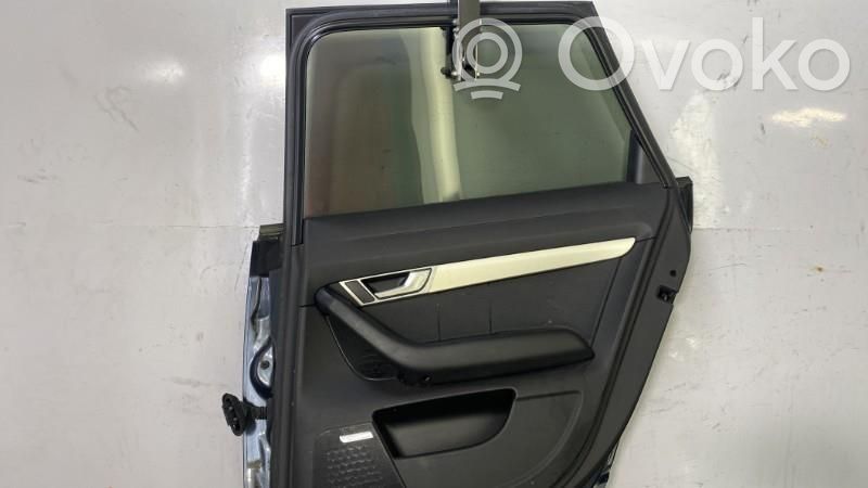 Puerta trasera   4F0833052G