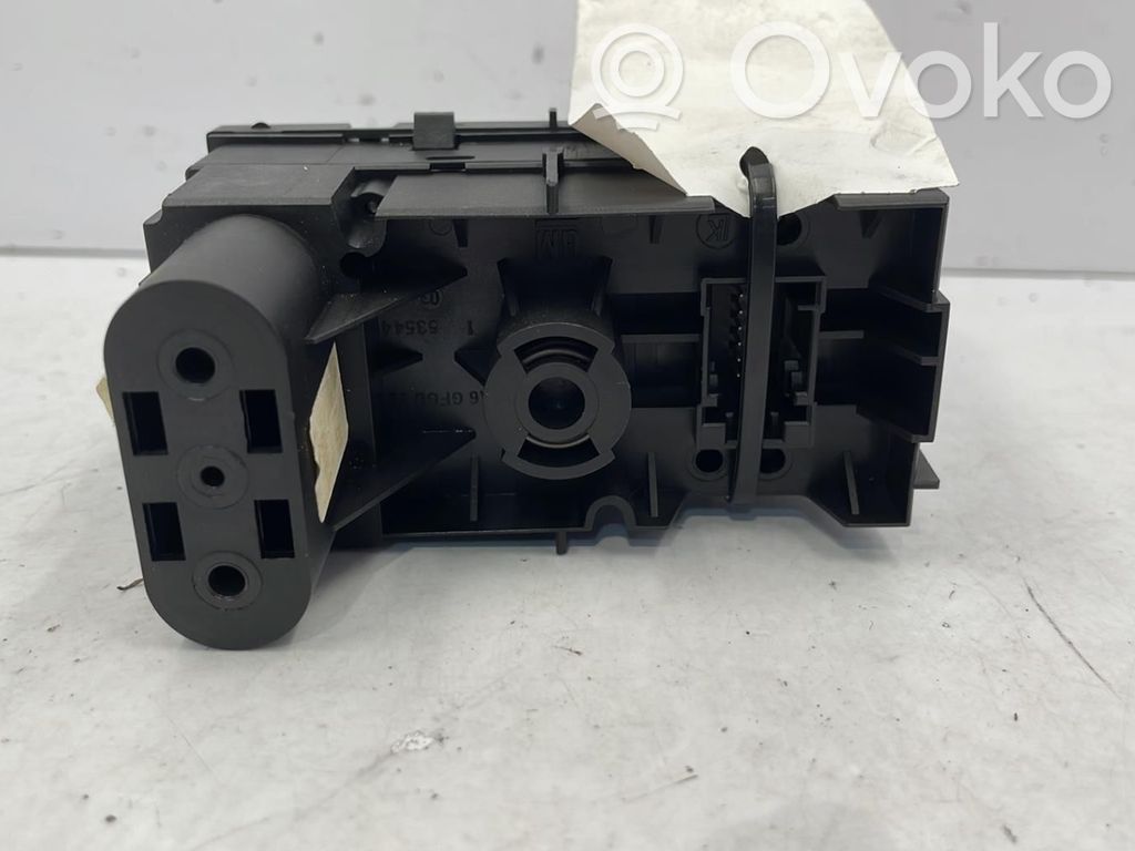 Light switch   13129250