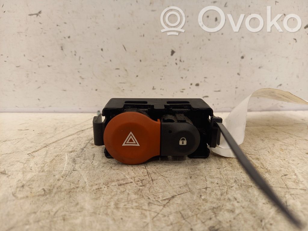 Schalter Warnblinkanlage   8200214896A