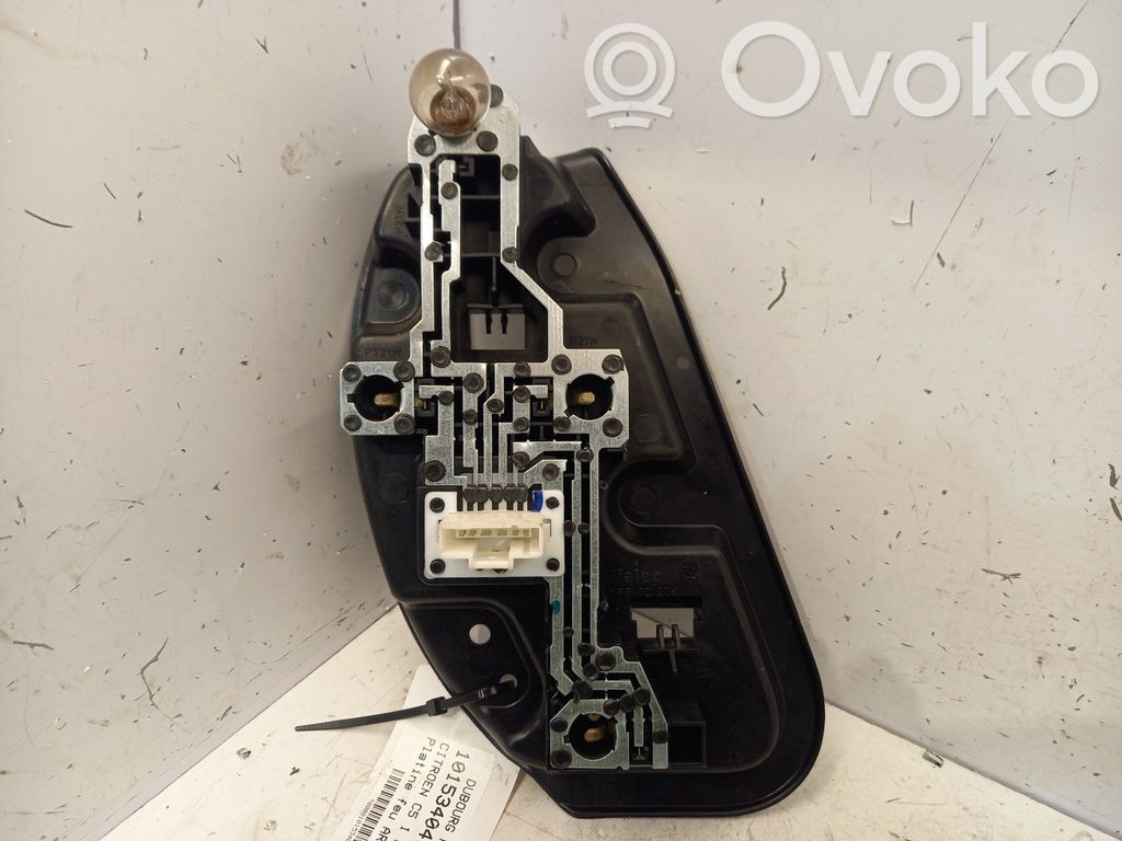 Takavalon polttimon suojan pidike   P00006350S2