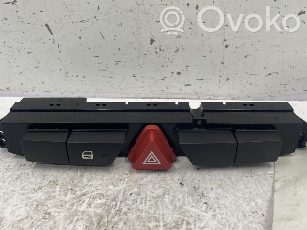 KIA Ceed Hazard light switch 