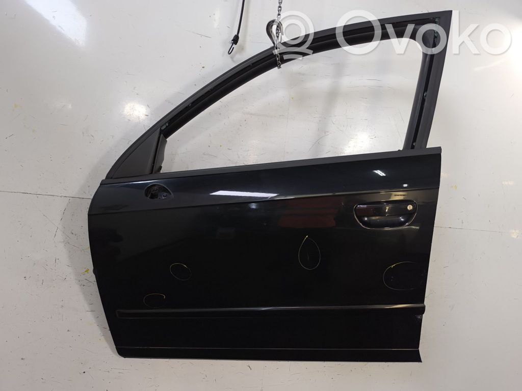 Puerta delantera   3R0831051
