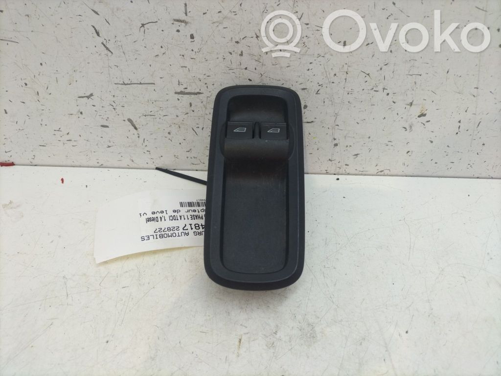 Comutator comandă geamuri electrice   1547736