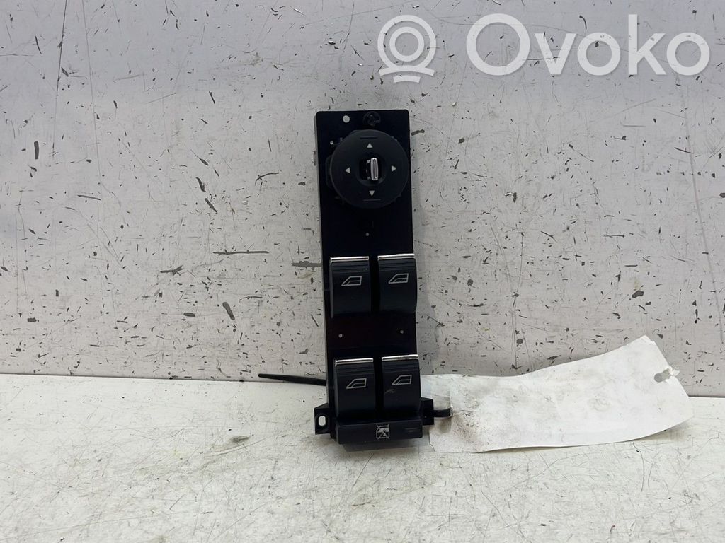 Wing mirror switch   1547152