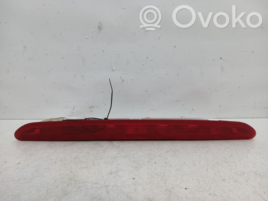 Kolmas/lisäjarruvalo   5N0945097