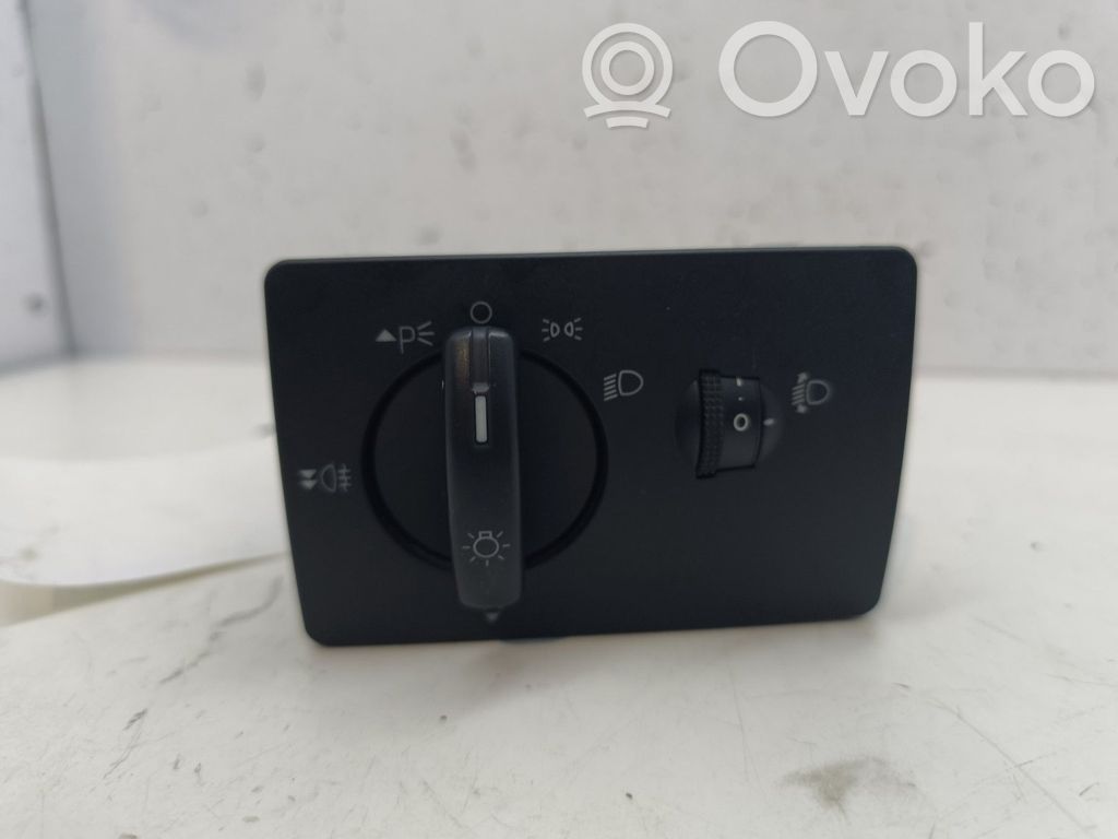 Ford Focus Light switch 