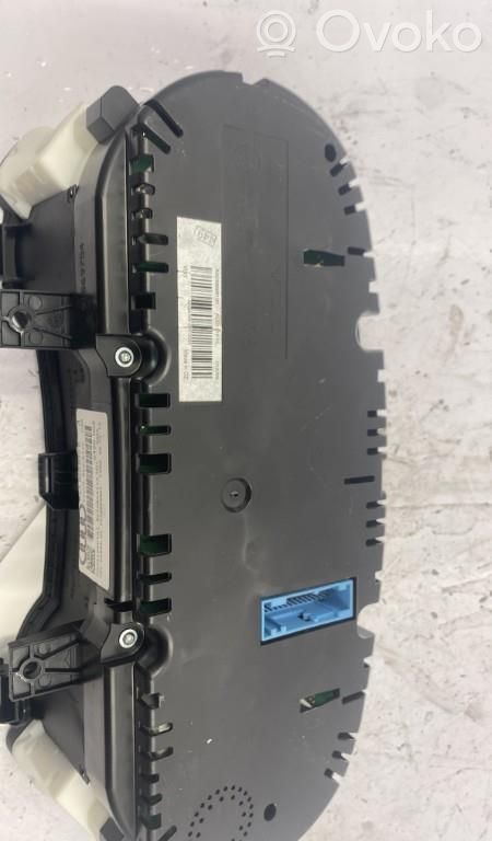 Audi A1 Speedometer (instrument cluster) 