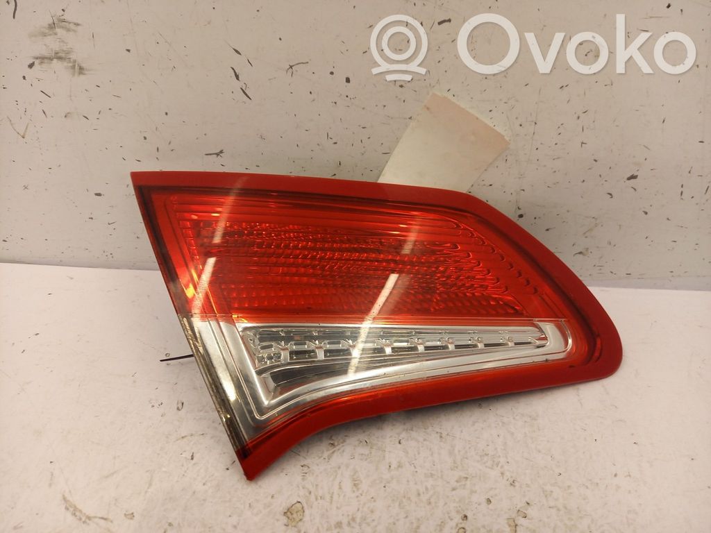 Citroen C4 II Lampă spate în capacul portbagajului 
