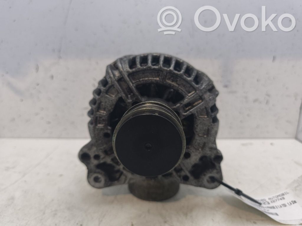 Volkswagen Polo IV 9N3 Alternador 