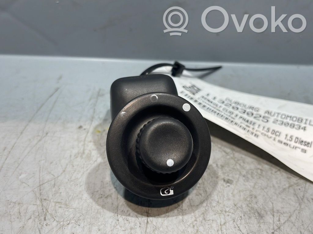 Renault Clio III Wing mirror switch 