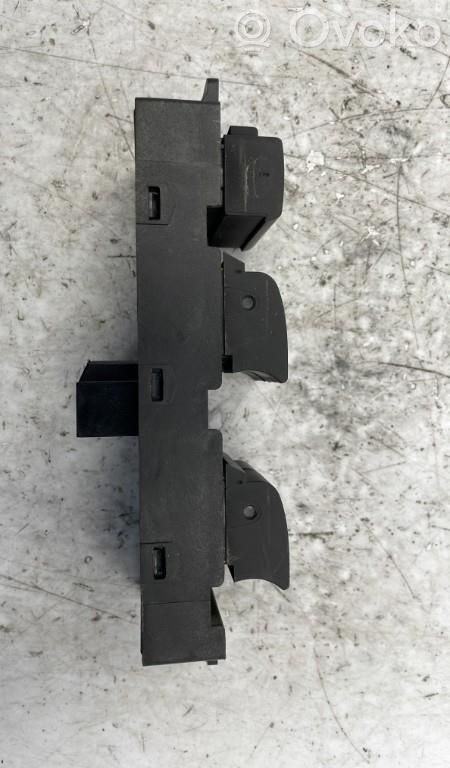 Opel Antara Electric window control switch 