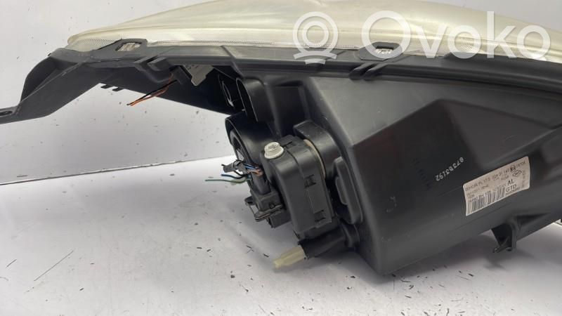 Nissan Note (E11) Phare frontale 