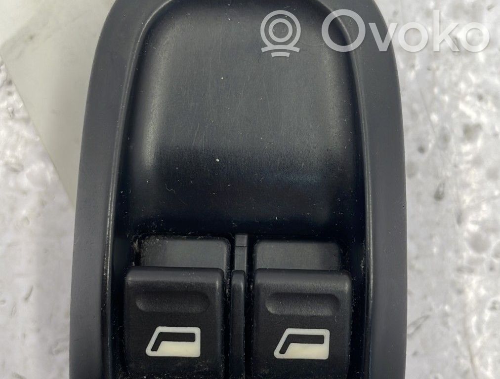 Peugeot 206 Przyciski szyb 