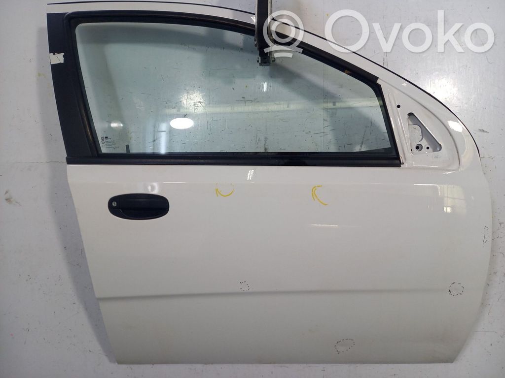 Chevrolet Aveo Puerta delantera 