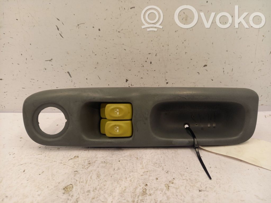 Renault Twingo I Interruptor del elevalunas eléctrico 