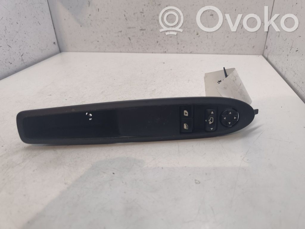DS Automobiles 3 Electric window control switch 