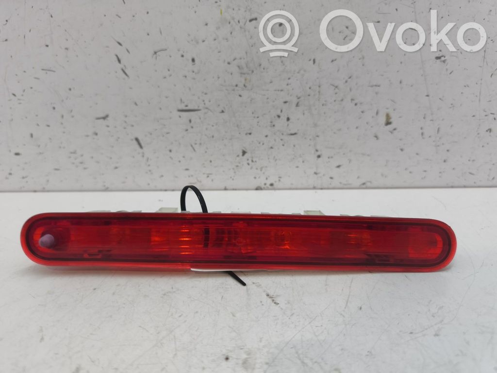 Troisième feu stop   9812257880