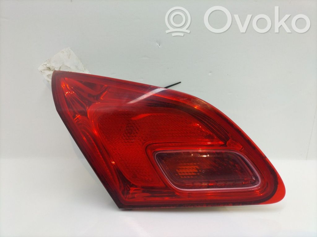 Opel Astra J Lampy tylnej klapy bagażnika 