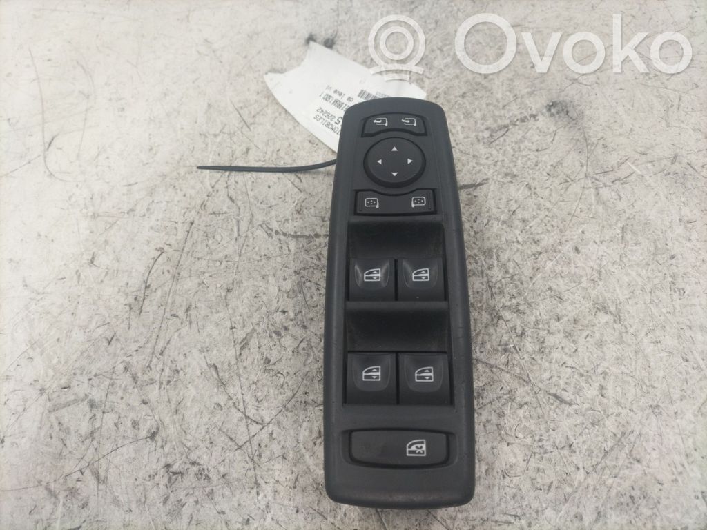 Renault Megane III Electric window control switch 