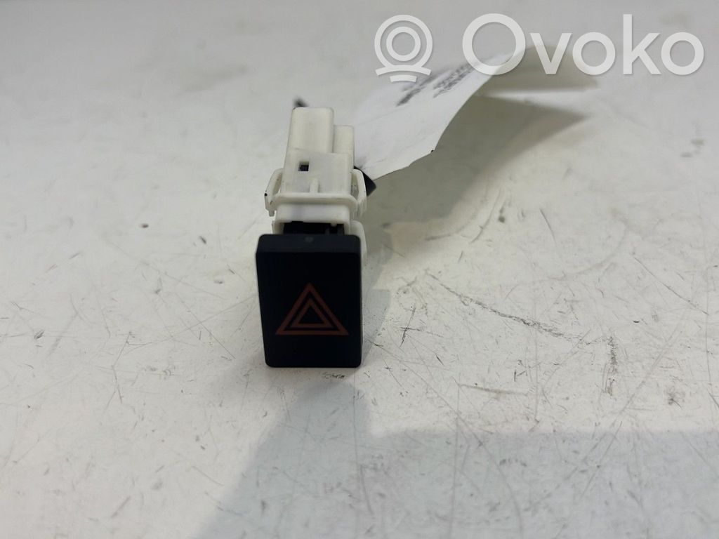 Nissan Qashqai Hazard light switch 