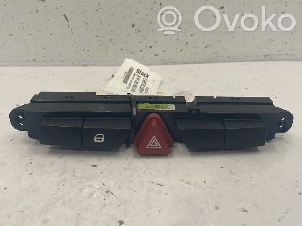 KIA Pro Cee'd I Hazard light switch 