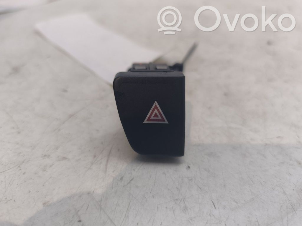 Peugeot 5008 Hazard light switch 