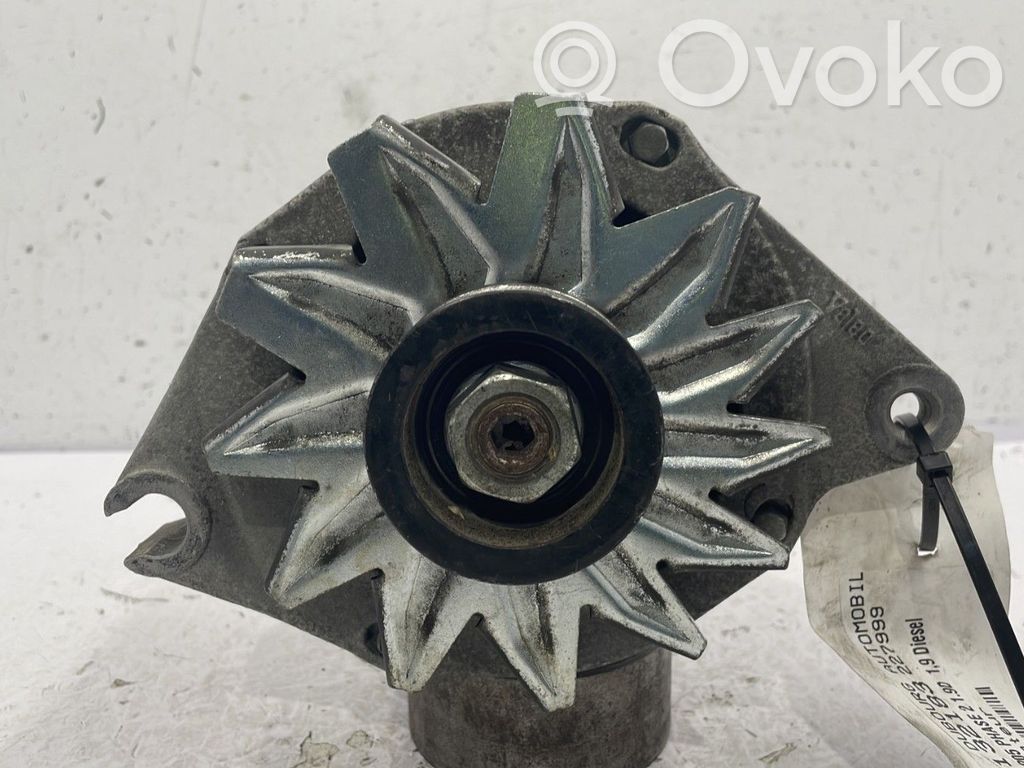 Peugeot 205 Generatore/alternatore 