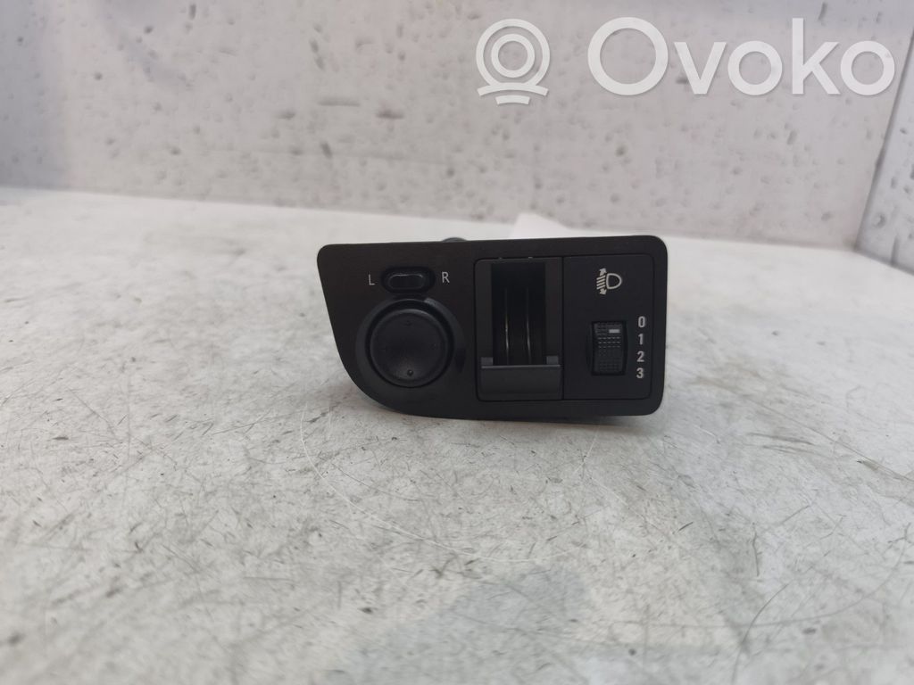 Chevrolet Spark Wing mirror switch 