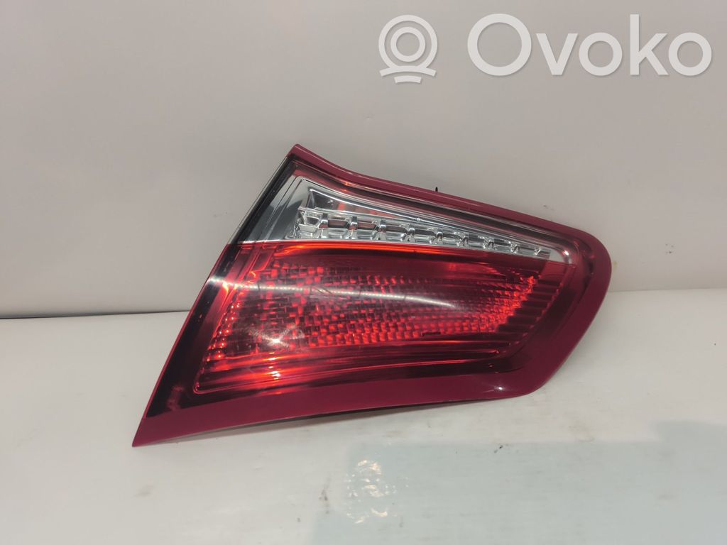 Citroen C4 II Lampă spate în capacul portbagajului 