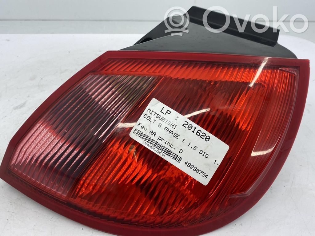Mitsubishi Colt Luz trasera/de freno 
