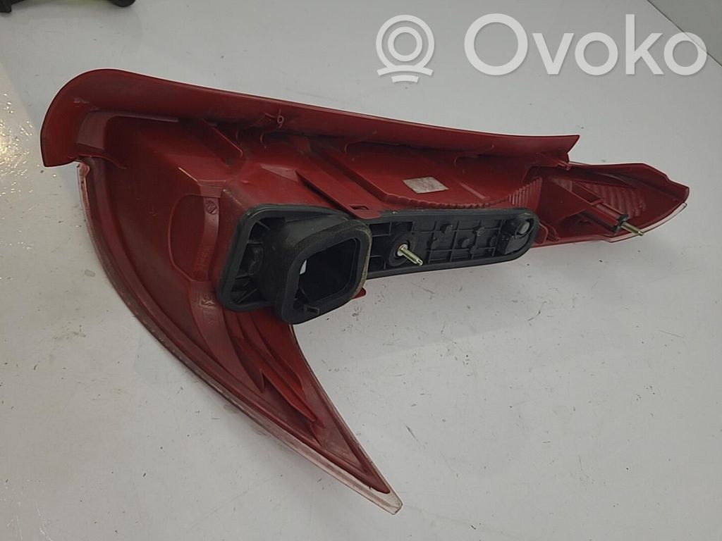 Peugeot 206 Lampă spate în caroserie 